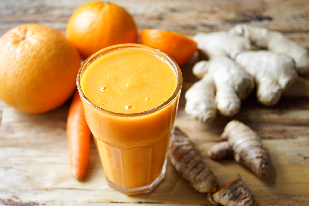 Orangen Power Smoothie mit Vitaminen und Antioxidantien