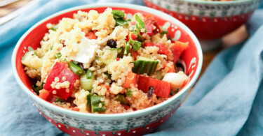 Rezept für griechischer Quinoa-Salat, Vegetarische-Rezepte mit frischen und leckeren Zutaten