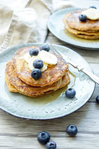 Gesunde Vollkorn Bananen Pancakes für ein vollwertiges Frühstück Gesunde Vollkorn Bananen Pancakes für ein vollwertiges Frühstück