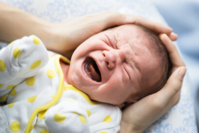 Baby weinen schreien