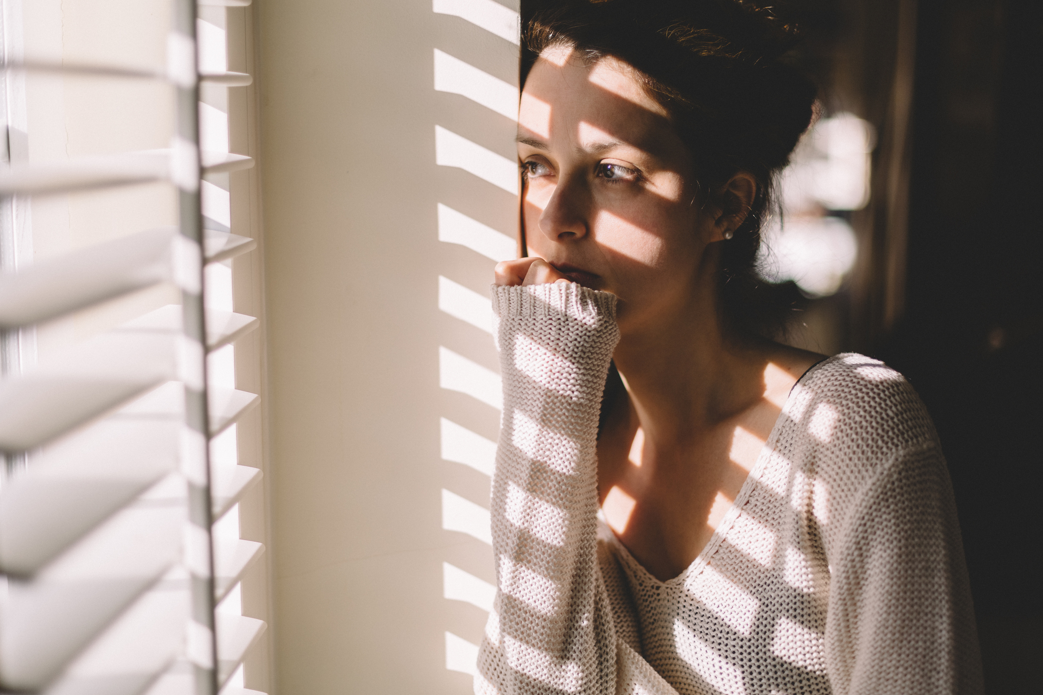 Depression Frau nachdenklich