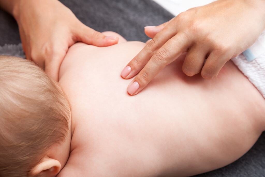 Babymassage leicht gemacht - Tipps für frischgebackene Eltern