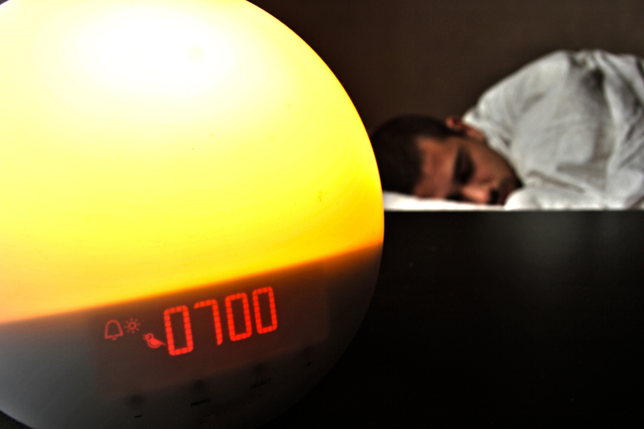 15. вставать с постели. Mama wake up фильм 1993. Best wake up. светотерапия ночь.