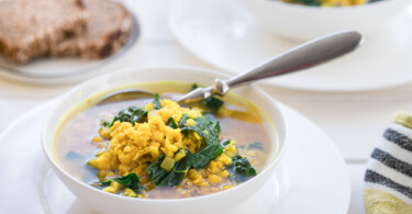 Detox-Linsen-Suppe mit Kurkuma