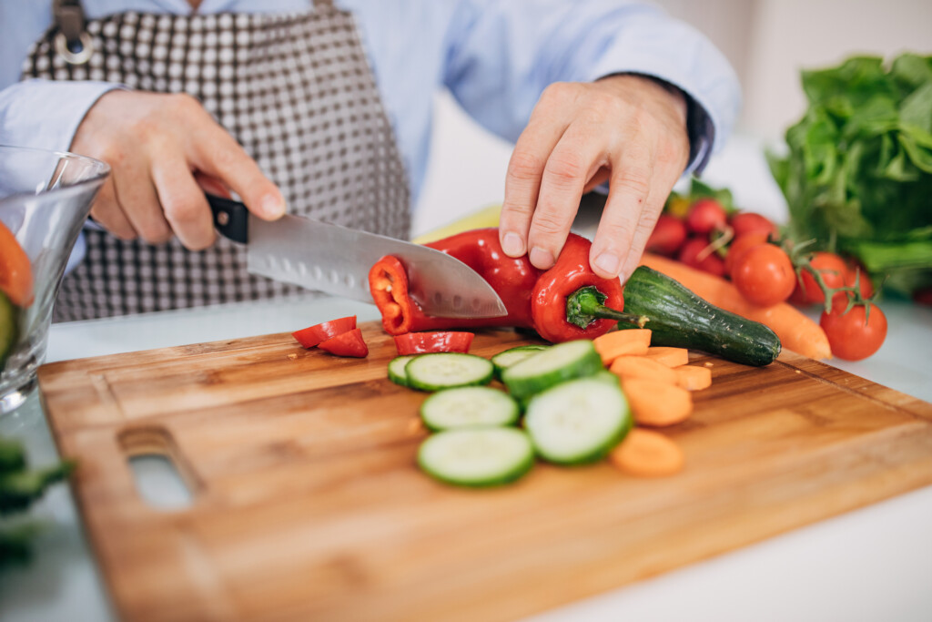 Augenstärkung im Alter - Auf eine gesunde und ausgewogene Ernährungsweise achten