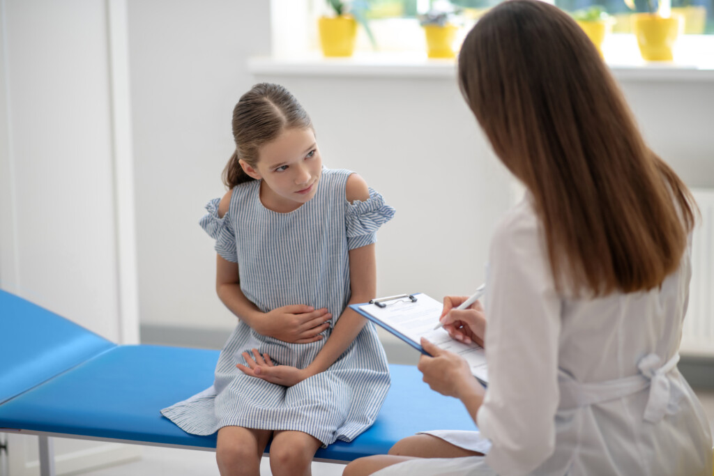 Homöopathie und wirksame Helfer gegen Blähungen bei Kindern